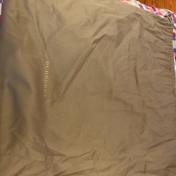 Burberry - Picture 3 of 10